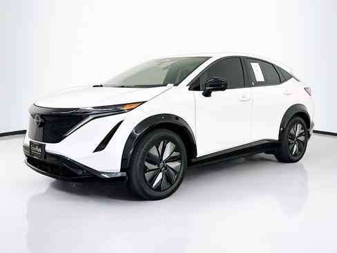 Used 2024 Nissan Ariya AWD image 3
