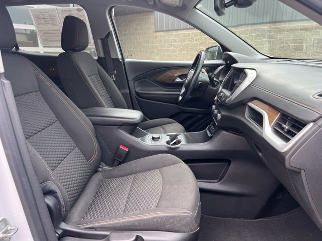 Used 2020 GMC Terrain SLE w/ Driver Convenience Package FWD image 9