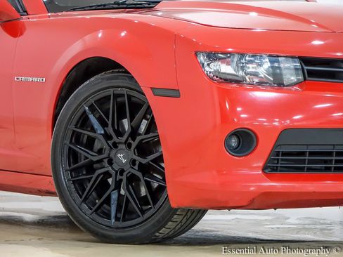 Used 2015 Chevrolet Camaro LT RWD image 3