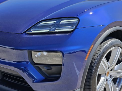 Certified 2024 Porsche Macan 4 Electric image 12