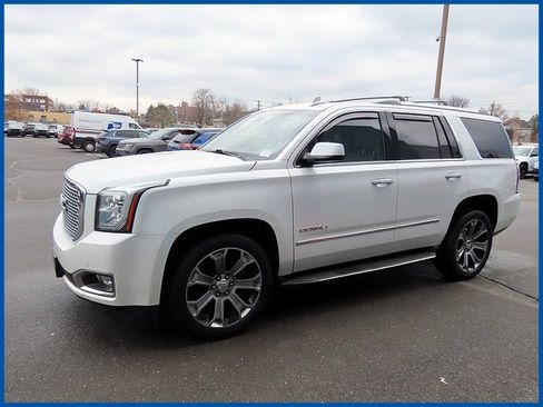 Used 2017 GMC Yukon Denali w/ Open Road Package image 3