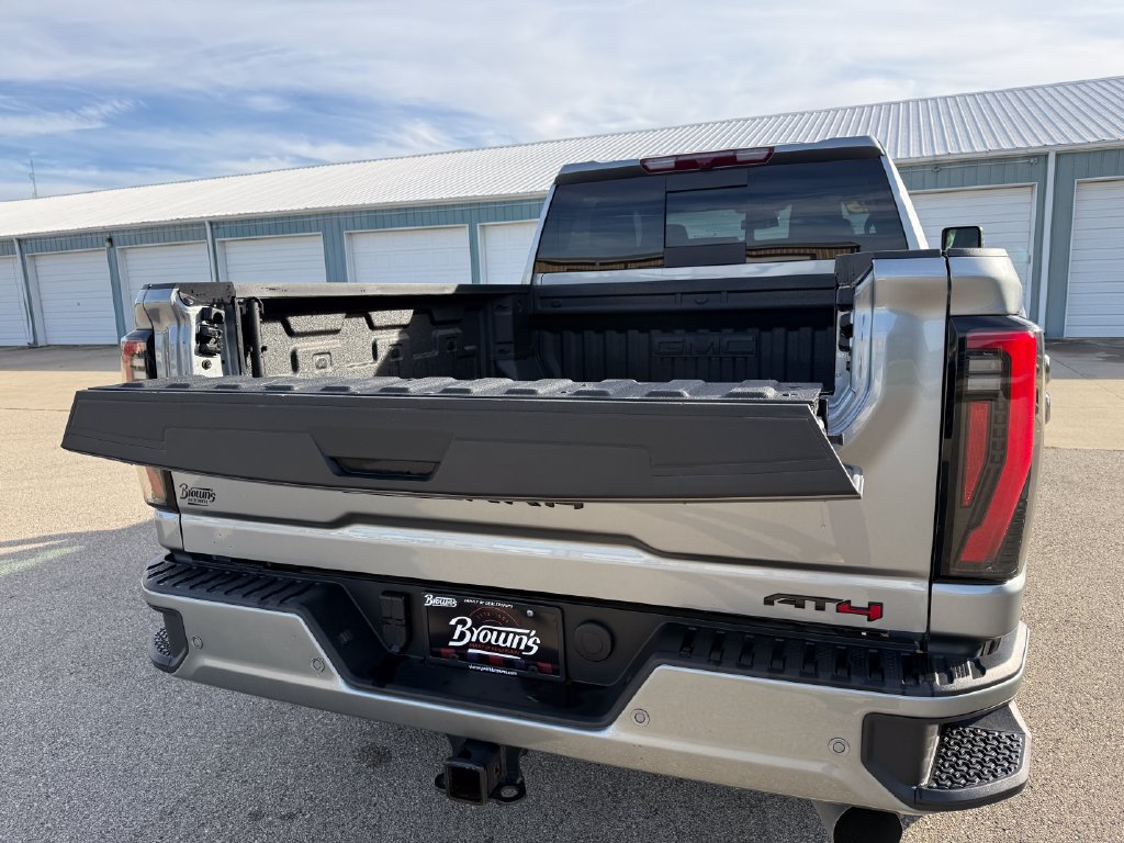 Used 2025 GMC Sierra 2500 AT4 w/ AT4 Preferred Package AWD/4WD image 9