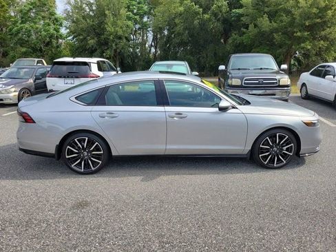 Used 2024 Honda Accord Touring image 9