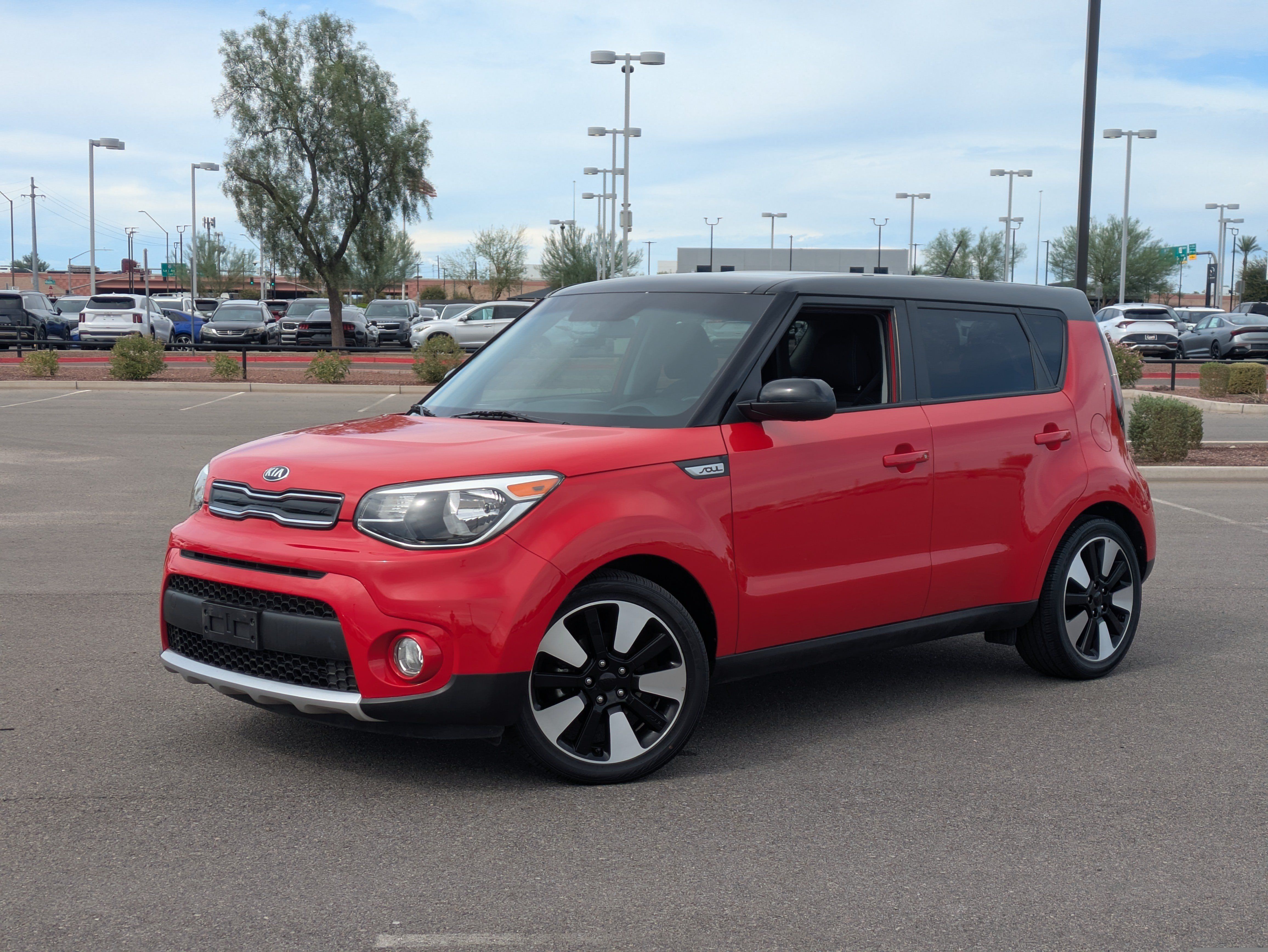 Used 2017 Kia Soul + w/ Designer's Package FWD image 32