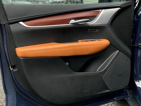 Used 2025 Cadillac XT5 Premium Luxury image 23