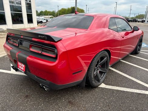 Used 2017 Dodge Challenger SRT Hellcat RWD image 12