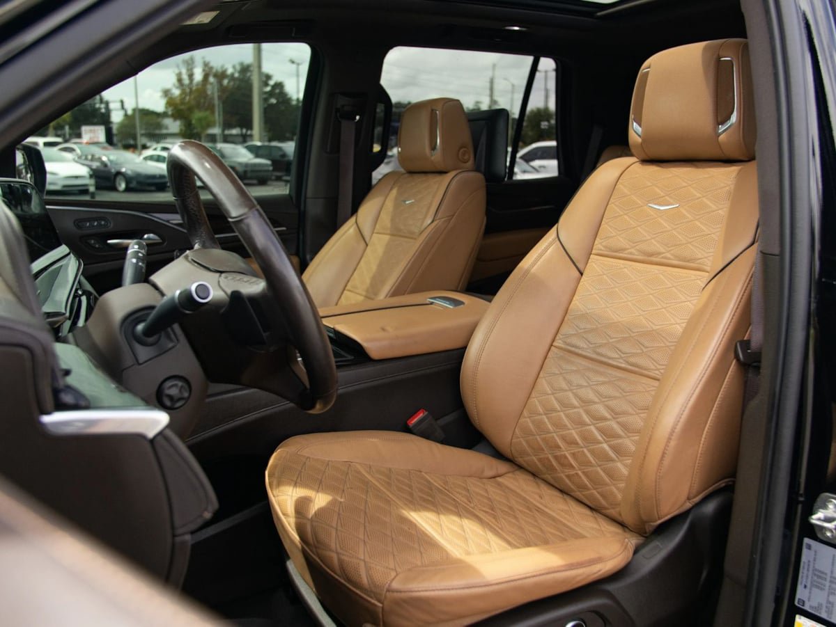 Used 2021 Cadillac Escalade Sport w/ LPO, ONYX Package RWD image 19