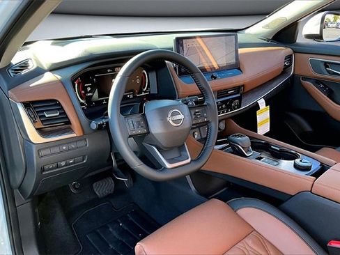 New 2026 Nissan Rogue Platinum image 7