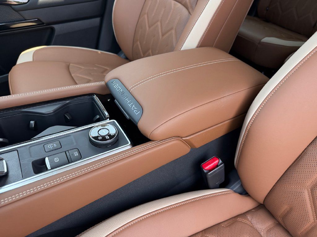 New 2026 Nissan Pathfinder Platinum AWD/4WD image 24