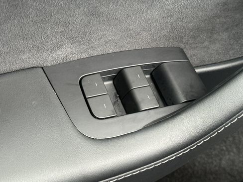 Used 2023 Tesla Model Y Long Range image 15