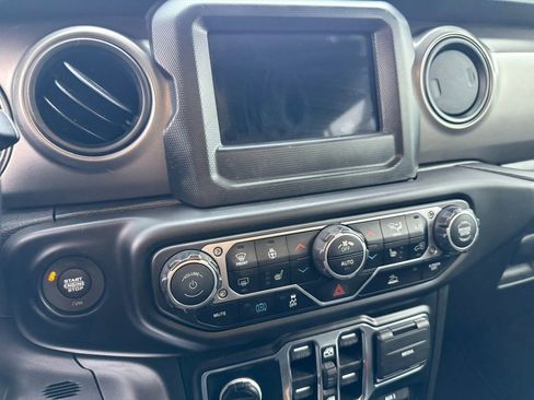 Used 2023 Jeep Wrangler Unlimited w/ Cold Weather Group image 17