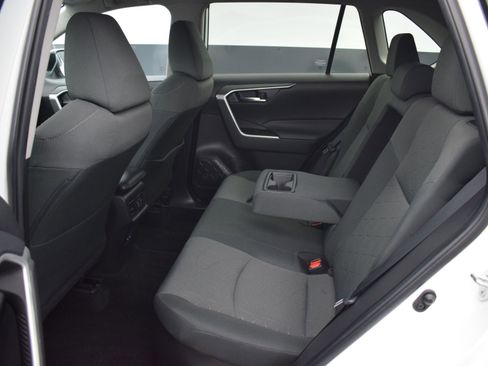 Used 2022 Toyota RAV4 XLE image 12