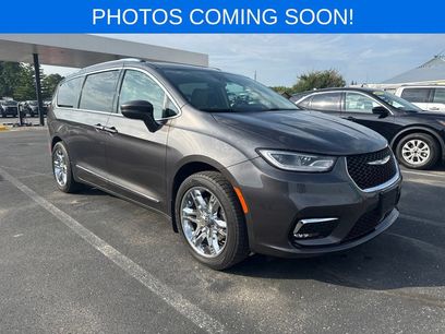 Used 2021 Chrysler Pacifica Touring-L