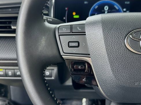 Used 2025 Toyota Camry SE image 22