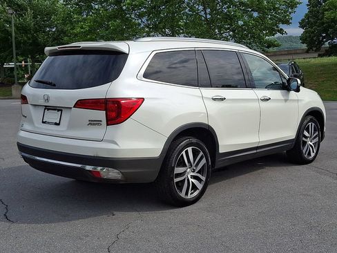 Used 2017 Honda Pilot Touring image 9