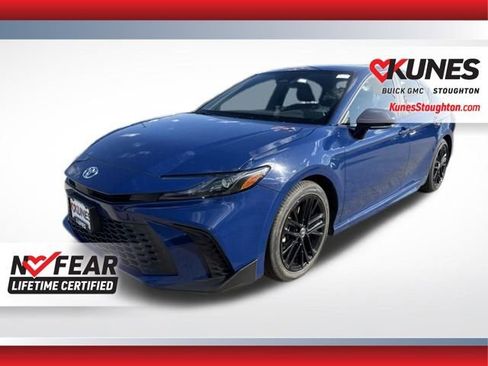 Used 2025 Toyota Camry SE FWD image 4
