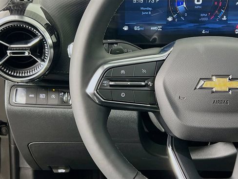 New 2026 Chevrolet Equinox LT w/ Convenience Package II AWD/4WD image 10
