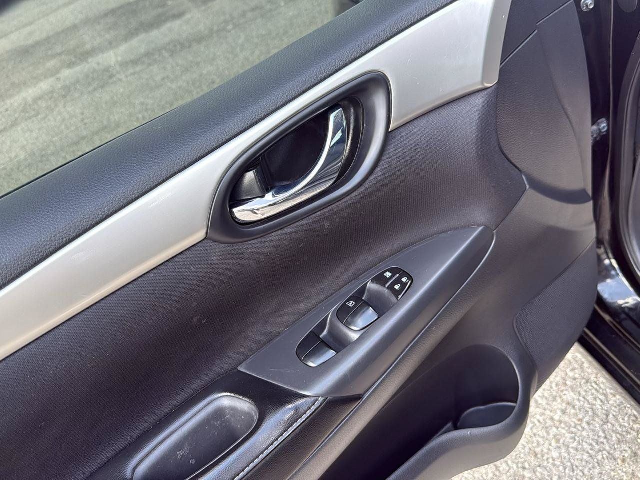 Used 2016 Nissan Sentra S FWD image 12