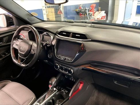 Used 2023 Chevrolet TrailBlazer RS w/ Technology Package FWD image 14