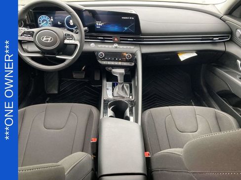Used 2025 Hyundai Elantra SEL FWD image 13