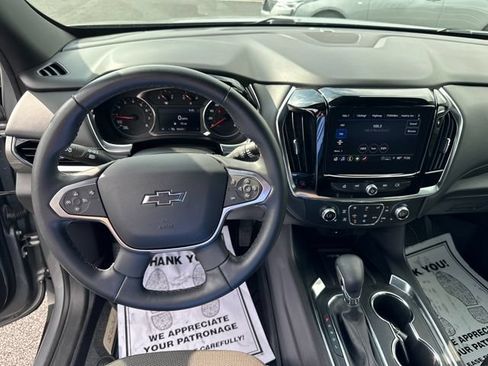 Used 2023 Chevrolet Traverse LT FWD image 16