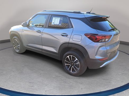 Used 2025 Chevrolet TrailBlazer LT AWD/4WD image 7