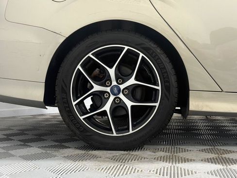 Used 2015 Ford Focus SE w/ SE Sport Package FWD image 38