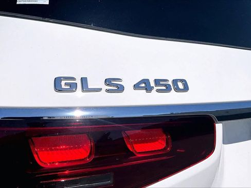 Used 2025 Mercedes-Benz GLS 450 4MATIC image 10