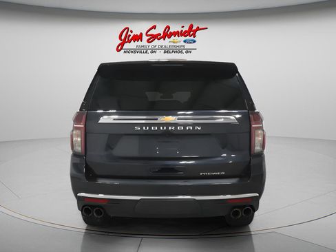 Used 2023 Chevrolet Suburban Premier AWD/4WD image 4