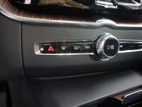 Used 2023 Volvo XC60 B5 Plus w/ Climate Package image 53