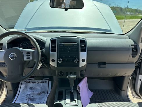 Used 2010 Nissan Frontier SE AWD/4WD image 15