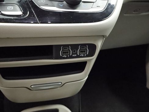Certified 2024 Chrysler Pacifica Touring-L FWD image 30