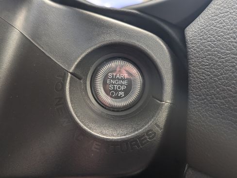 Used 2023 Jeep Renegade Altitude AWD/4WD image 32