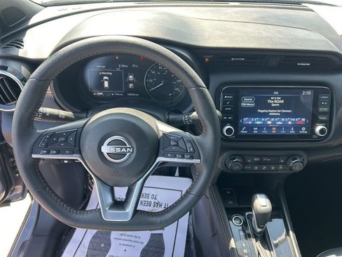 Used 2024 Nissan Kicks SR w/ SR Premium Package image 5
