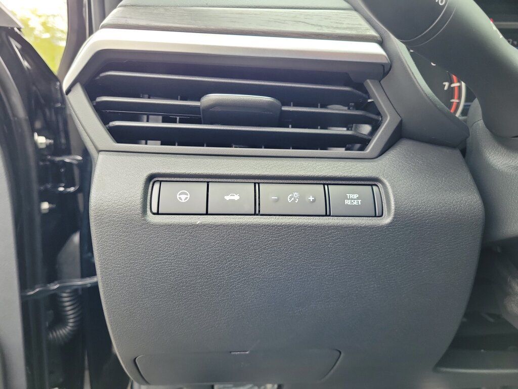 New 2026 Nissan Altima 2.5 SV FWD image 19