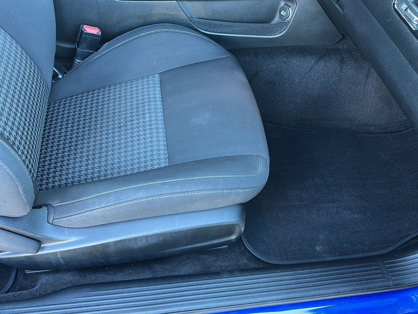 Used 2018 Dodge Challenger R/T Scat Pack w/ Dynamics Package RWD image 21