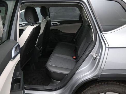 New 2026 Volkswagen Taos SE AWD/4WD image 11