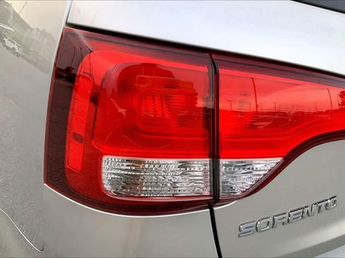 Used 2015 Kia Sorento LX FWD image 27