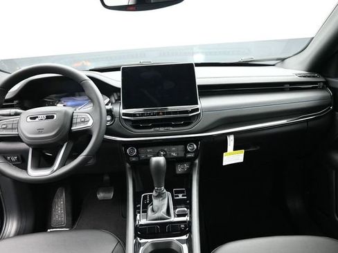 New 2026 Jeep Compass Latitude AWD/4WD image 23