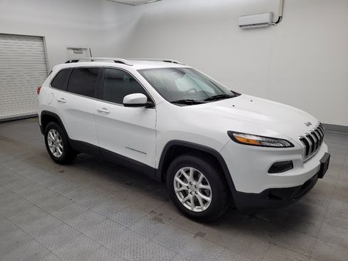 Used 2018 Jeep Cherokee Latitude Plus image 11
