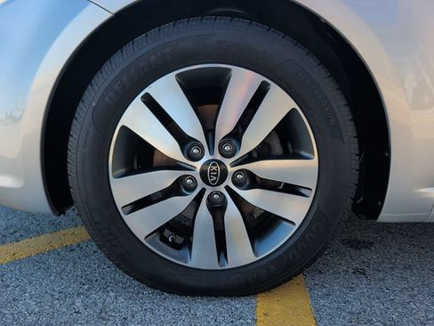 Used 2013 Kia Forte Koup EX FWD image 4