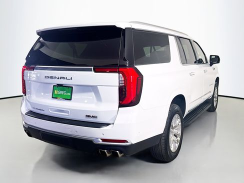 Used 2025 GMC Yukon XL Denali AWD/4WD image 10