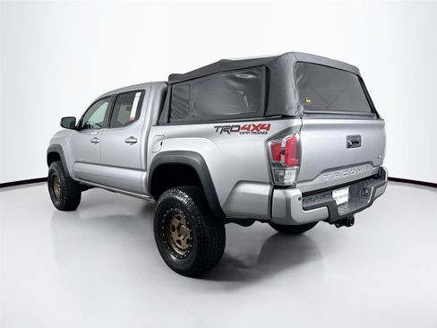 Used 2020 Toyota Tacoma TRD Off-Road w/ Technology Package AWD/4WD image 11