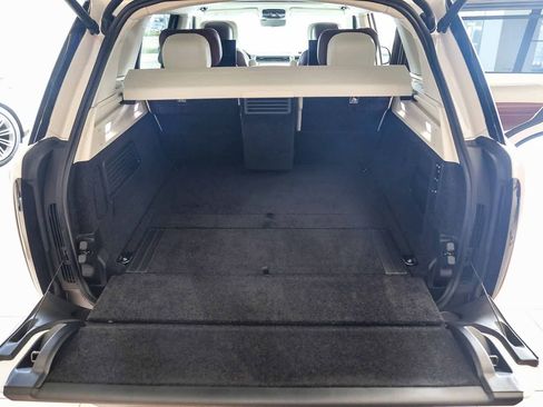 New 2024 Land Rover Range Rover SV image 43