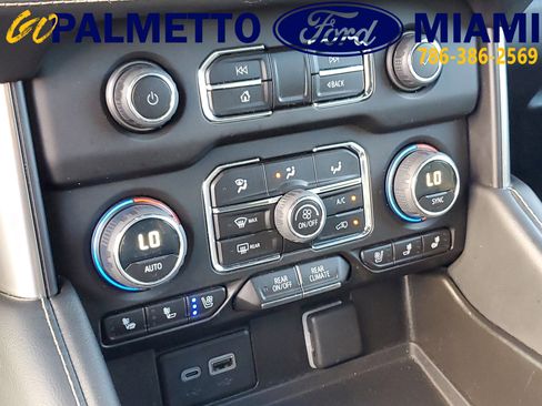 Used 2023 Chevrolet Suburban Premier image 28