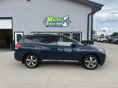 Used 2015 Nissan Pathfinder Platinum AWD/4WD image 7