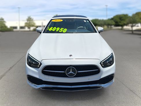 Used 2023 Mercedes-Benz E 450 4MATIC Cabriolet image 2