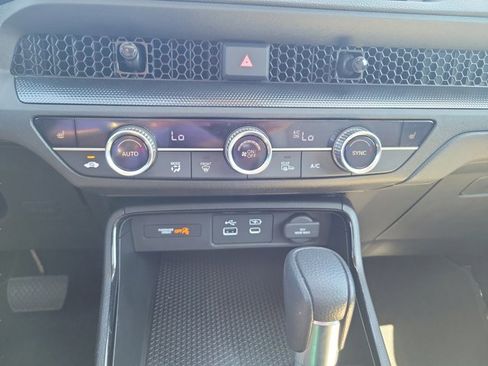 Certified 2025 Honda CR-V EX image 33