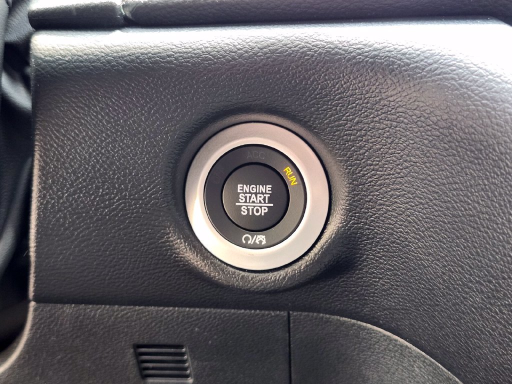 New 2027 Chrysler Pacifica Select AWD/4WD image 27