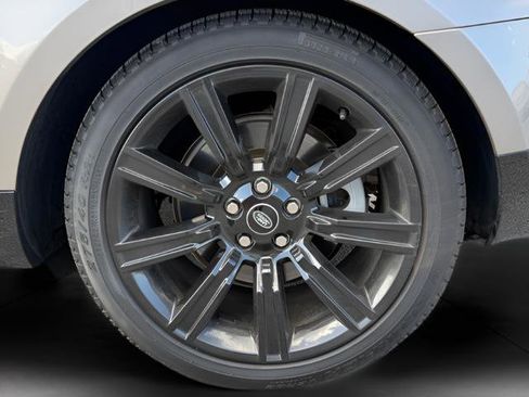 Certified 2022 Land Rover Range Rover Sport HSE Silver Edition image 11